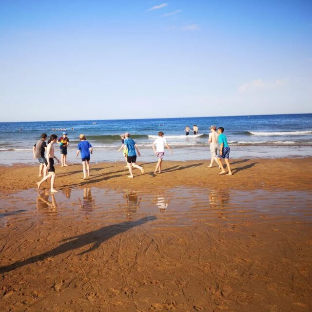 Cooling off in the water while playing some passing games #vikingshandball #juniorvikings #newcastlehandball #newcastlevikings