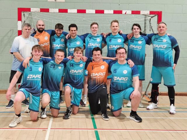 A brilliant Vikings victory for our men's team this afternoon 😃 It's been a long time coming, but all the lads fought hard and really deserved their first @englandhandball Regional League North win of the season, beating Sheffield 33-30 (13-10) in a thoroughly entertaining match 🤾‍♂️ 

It was a strong all-round team performance throughout as Newcastle led for much of the game, with Sheffield only briefly taking the lead at 21-22 before the Vikings quickly regained the advantage and held on to take a well earnt victory 👏 Captain Aaron Edmundson led the Newcastle goalscorers, recovering from a red-carded facial injury in a player-of-the-match performance 🤩

Aaron Edmundson - 8
Marian Machel - 6
George Archer - 6
Oli Cass - 4
Charlie Pickett - 4
Mats Huebel - 3
Iacopo Benesperi - 2

Very well played lads and thanks for the game @sheffieldhandballclub 

Check-out our Facebook page for lots more match photos 📸